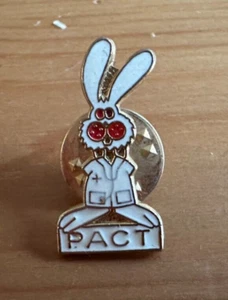 PACT WHITE RABBIT DOCTOR / MEDIC ENAMEL PIN BADGE - Picture 1 of 2