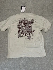 Nike SB X Skate Like A Girl T Shirt - Light Bone - Medium - DR7771-072 - BNWT - Picture 1 of 4