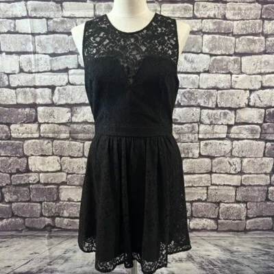 Vestido BCBGeneration novo com etiquetas preto de renda sem mangas tamanho 10 fit & flare forrado - Imagem 1 de 4
