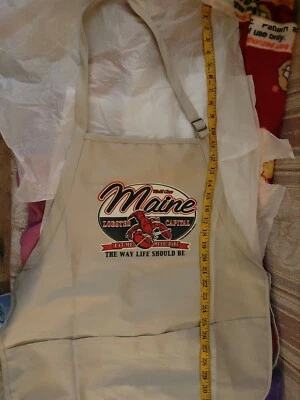 ATTRACTIVE WORLD CLASS MAINE LOBSTER APRON "THE WAY LIFE SHOULD BE"  - Image 1 of 4