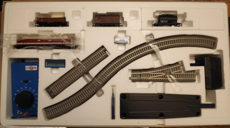 Tillig Einsteigerset TT: V 180 (BR 118 118 DR), 3 Güterwagen, Trafo, Gleisoval - Bild 1 von 4