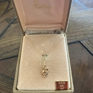 14K Yellow Gold Rose Pendant w/4 Natural Red Rubies and 8” Gold Chain Necklace - Picture 1 of 12