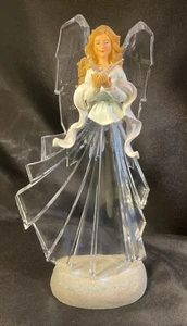 Estatuilla de ángel de Navidad con paloma iluminada por LED defectuosa - Imagen 1 de 8