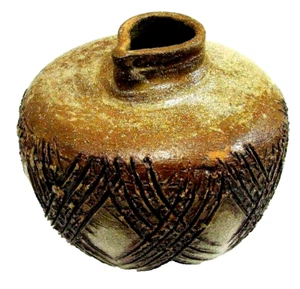 VTG Stoneware Primitive Pitcher Jug Signed JL Hand Thrown Studio Pottery - Picture 1 of 7