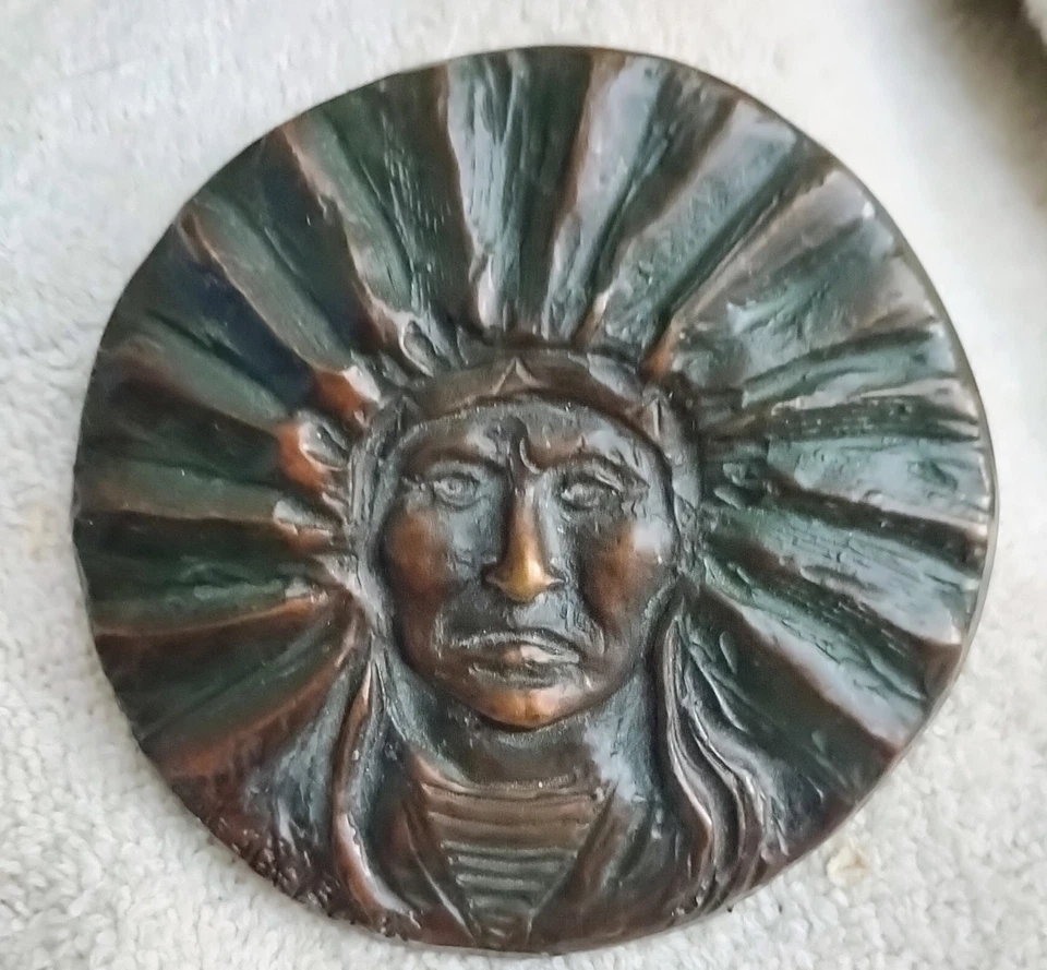 Medallón de bronce Joe Beeler para tocado completo nativo americano Eddie Basha  Foto 1 de 4