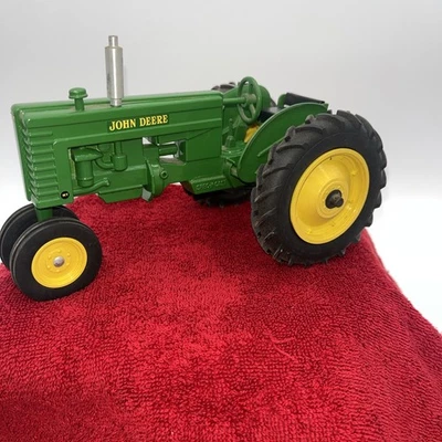 SpecCast John Deere Diecast 1:16 Scale Tractor - Image 1 of 4