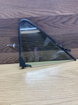 Ford F150 F250 F350 1987-1991 lado del conductor ventana de ventilación delantera izquierda  Foto 1 de 4