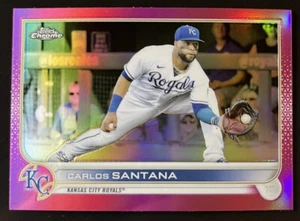 2022 Topps Chrome Carlos Santana RIFRATTORE ROSA #143 Kansas City Royals - Foto 1 di 2