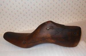 Scarpa donna piede destro vintage/antica in legno/forma piede calzolaio/stampo #193 - Foto 1 di 9