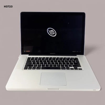 Apple MacBook Pro A1286 2009 15'' Core 2 Duo P8700 4GB RAM 250GB HDD Linux Mint - Image 1 of 4