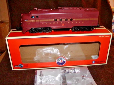 Lionel 2334110 Pennsylvania LionChief FT5888 Diesel Locomotive O27 Shelf Display - Image 1 of 4
