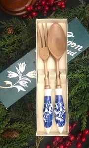 BLUE WILLOW PORCELAIN & WOOD SERVING SPOON & FORK SET- HAKUSAN CHINOISERIE JAPAN - Picture 1 of 24