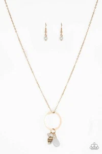 Paparazzi -Collar de alta costura costera - Juego de pendientes dorados GROTTA concha marina oro - Imagen 1 de 5