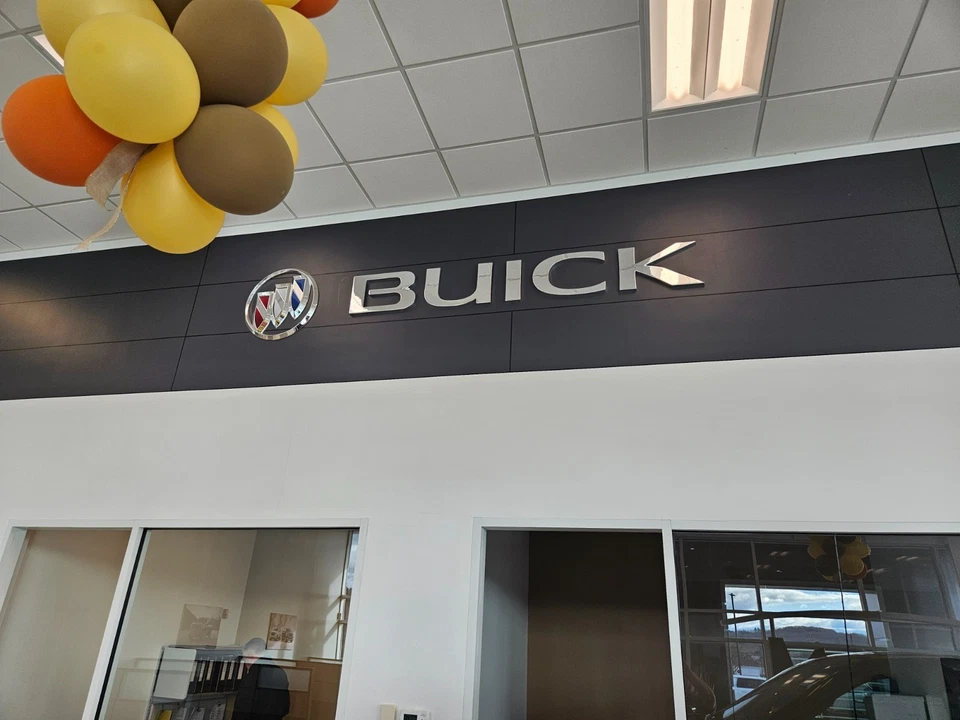 Letras de pared Buick Showroom - Letrero con logotipo concesionario sala de exposición - grande - NUEVO EN CAJA NUEVO Foto 1 de 4