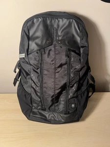 Victorinox Luggage Altmont 3.0 Slimline Deluxe Laptop Backpack w Tablet Pocket - Picture 1 of 5