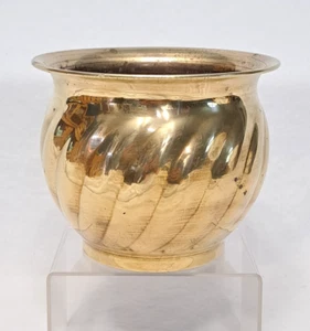 Vintage Small Solid Swirl Brass Flower Pot Planter Gold Vase 4.5" T 4.75" Wide - Picture 1 of 9