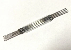 1 Stück Reed Kontakt 4-fach 250V DC / 0,5A Schließer  (M3702) - Picture 1 of 4