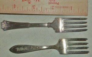 Lote/2 tenedores vintage/antiguos plateados para bebé/niño: 1915 Rogers & Stratford - Imagen 1 de 6