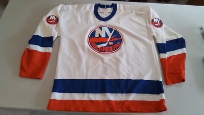 VINTAGE 1980s NEW YORK ISLANDERS TEEN  SIZE XL JERSEY CCM BRAND - Image 1 of 4