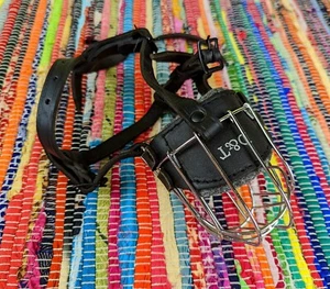 New Dean & Tyler Large Dog Muzzle Heavy Duty Durable Metal Wire Genuine Leather - Picture 1 of 8
