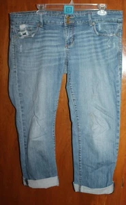 AMERICAN EAGLE Ladies' Sz 14 DENIM CAPRIS (distressed; medium wash; 26" inseam) - Picture 1 of 2