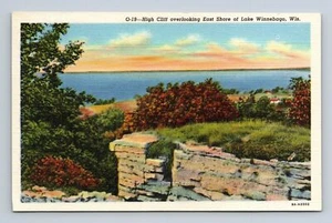 0-19 hohe Klippe mit Blick auf East Shore Lake Winnebago Wisconsin Postkarte Leinen - Bild 1 von 2
