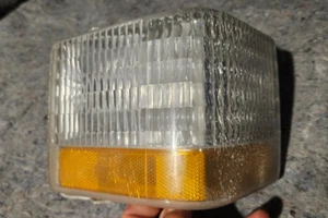 90 - 92 Cadillac Fleetwood Brougham Corner Turn Signal Light Lamp RH 6511550 - Picture 1 of 10