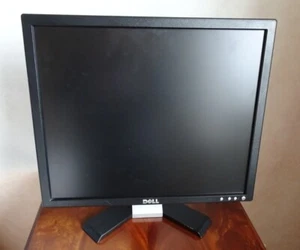Dell flat panel monitor 19”, E196FPf/E197FPf - Picture 1 of 9