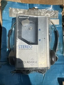 Vintage Sanyo Stereo Cassette Player Auto Reverse M-G55 Walkman HiFi - New - Bild 1 von 5