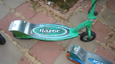 Unidad de scooter eléctrico Razor E200 # 2 Foto 1 de 4