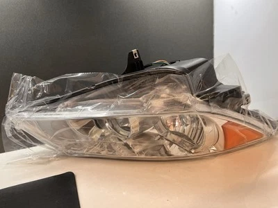 Conjunto de faróis - Regular TYC 20-9151-00 - Imagem 1 de 2