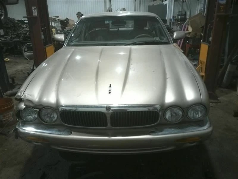 Chasis ECM dirección izquierda panel de patada compatible con 99-03 XJ8 101305 Foto 1 de 4