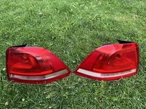 2011-2014 Volkswagen Touareg Liftgate Trunk Tail Lights 89090273 89090274 OEM. - Picture 1 of 13