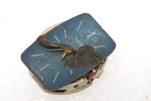 Timex 1980 manual wind movement and poor dial for repairs or for parts   -13755 - Foto 1 di 2