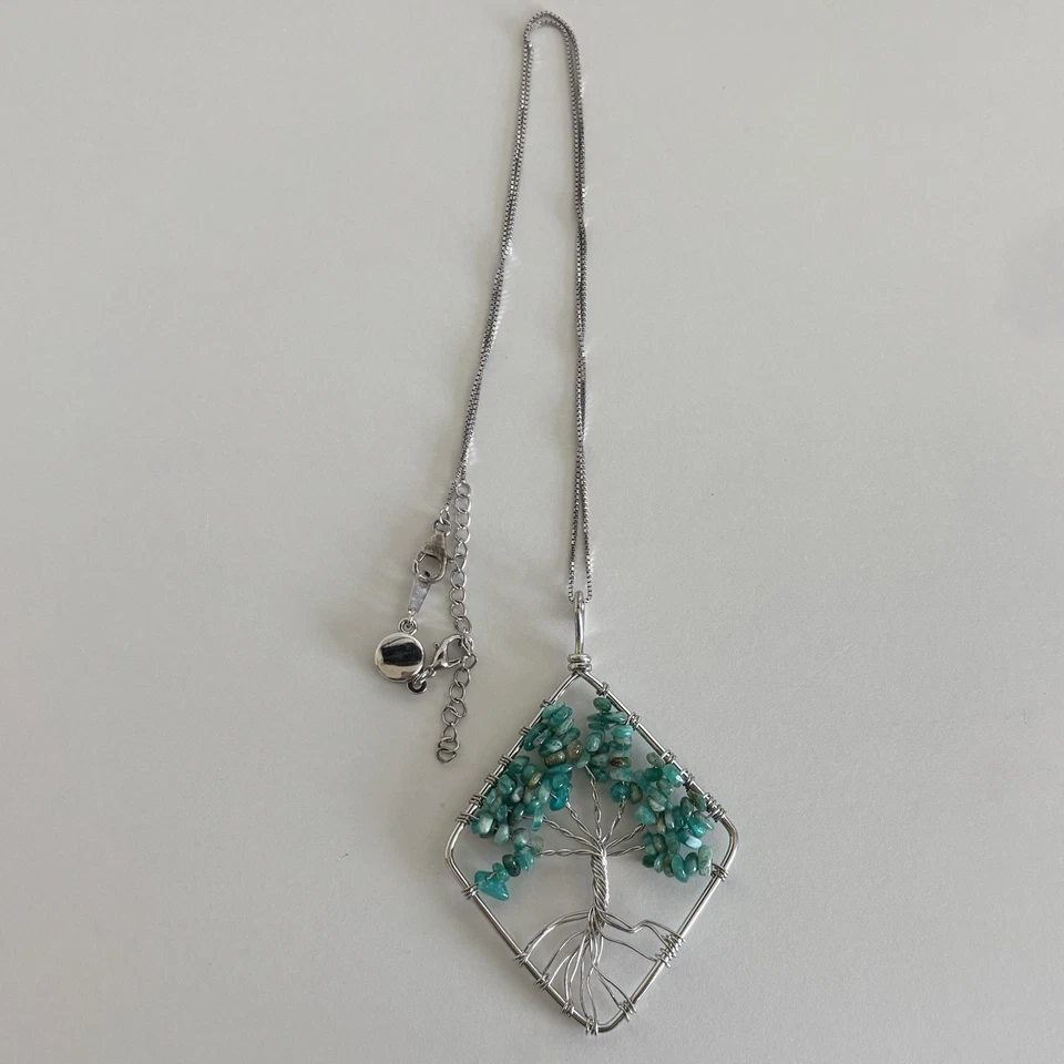 Cadena colgante árbol de la vida color turquesa astillas de piedra con tono plateado Foto 1 de 4