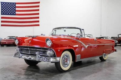 Ford Fairlane Sunliner 1955 Foto 1 de 4