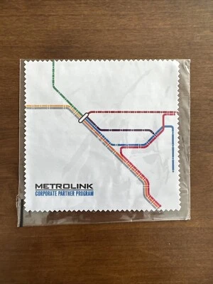 Paño de lente Metrolink de Los Ángeles con mapa de ruta - tren de tránsito Foto 1 de 4