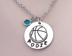 Collar de baloncesto personalizado con piedra de nacimiento, joyas de baloncesto personalizadas - Imagen 1 de 5