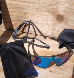 Kids Youth Sunglasses Cycling Sports Athletics Black - Picture 1 of 3