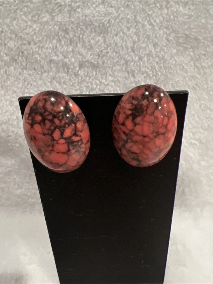 Винтажные овальные серьги MONET с розовой бирюзой шириной 1 дюйм 0,075 дюйма - Изображение 1 из 4