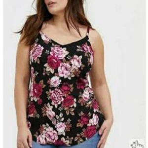 Torrid Damen Ava Stretch Challis Blumenmuster Trägertop schwarz/mehrfarbig Größe 1X - Bild 1 von 9