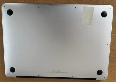 Apple MacBook Air 2015, 13.3 Zoll, 256 SSD, 4GB, Intel Core I5 5. Gen. - Bild 1 von 4