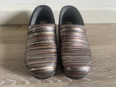 Zuecos Dansko Talla XP Charol Cálidos Multicolor Rayas Talla 38 EE. UU. 8 Foto 1 de 4