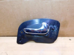 MANIGLIA PORTA INTERNA ANTERIORE DESTRA ANTERIORE DESTRA VAUXHALL CORSA 2000-2006 COMBO 2001-2010 - Foto 1 di 2