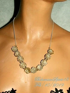 VINTAGE AWESOME RETRO DELICAT CLEAR LUCITE FLOWERS FINE CHAIN NECKLACE - Picture 1 of 5