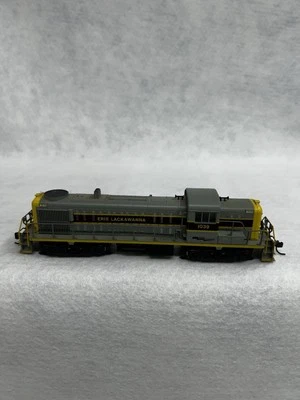Nice Atlas Erie Lackawanna Railroad Alco RS-3 Loco HO - Image 1 of 4