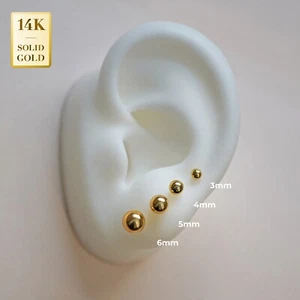 Pendientes de perno perforación de bola de oro liso de 14 K con tornillo trasero - Imagen 1 de 15