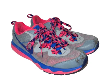 耐克 Dual Fusion Trail 跑步鞋女式 8 码运动鞋 652869-004 FLAW — 第 1/4 张图片