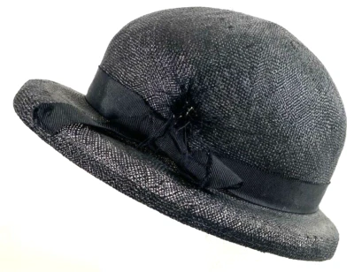 Vintage Cloche Hat One Size Black Bow Feather On The Side Womans Fabric - Imagem 1 de 4