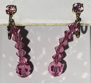 Vintage Gold Tone Pink Crystal Beaded Dangle Clip On Earrings X-32 - Picture 1 of 7